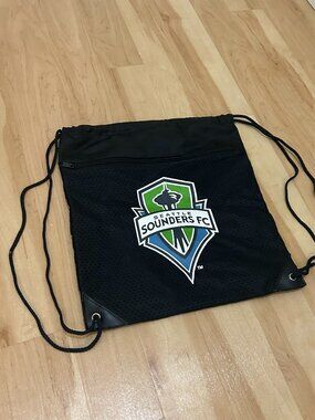 Seattle Sounders Nylon Drawstring Bag w/Zipper Mesh Pocket